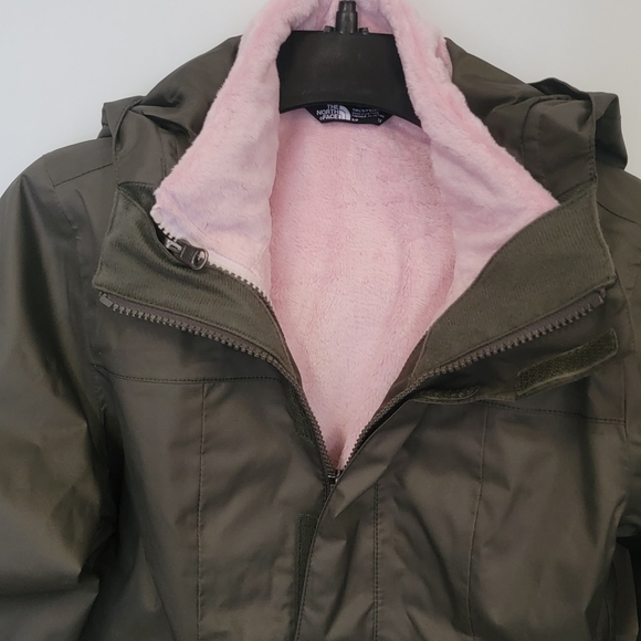 Thenorthface 3 in 1 waterproof Jacket - Picture 3 of 8